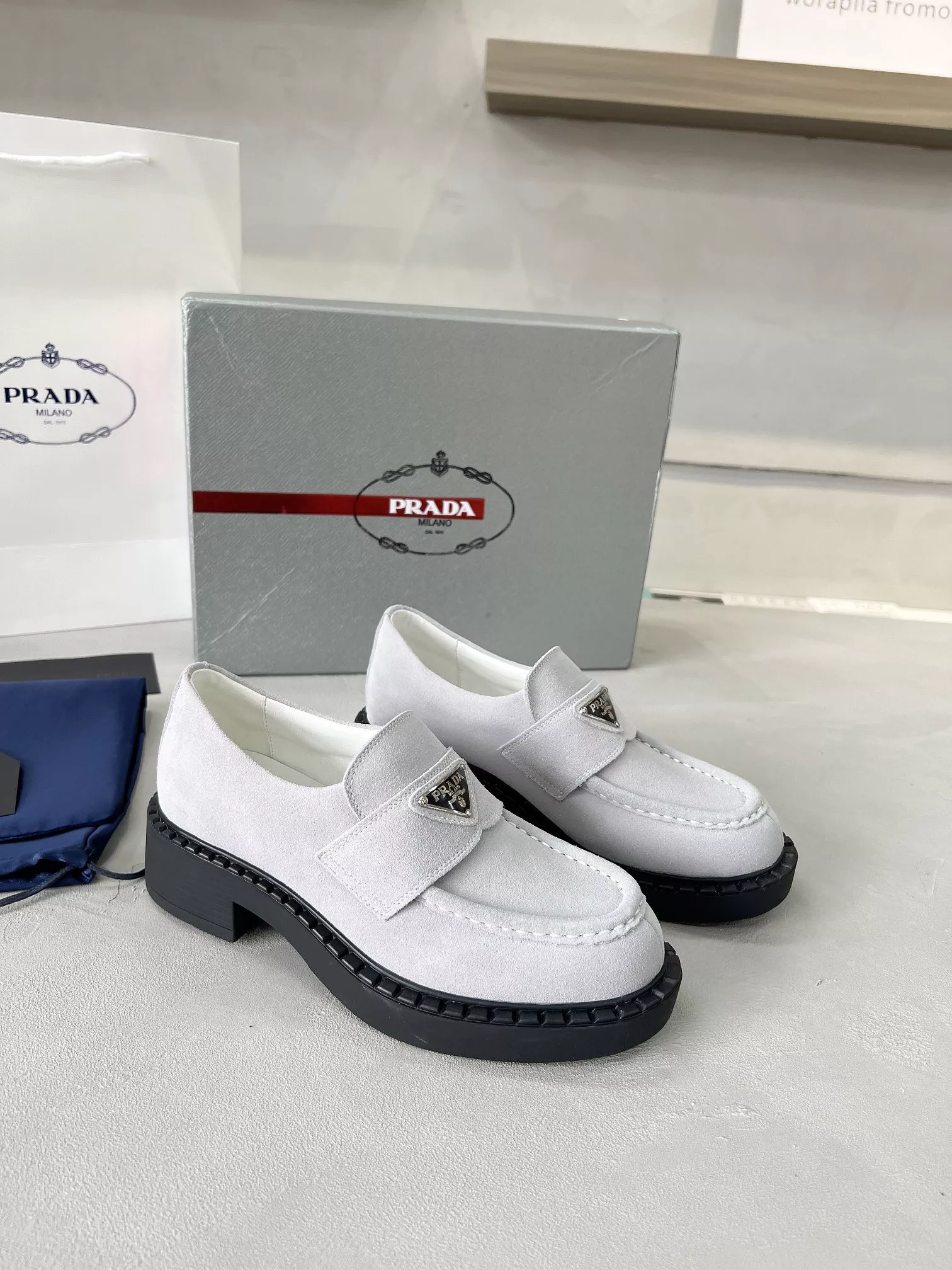 Resilient 9356 Prada Leather Shoes For Women