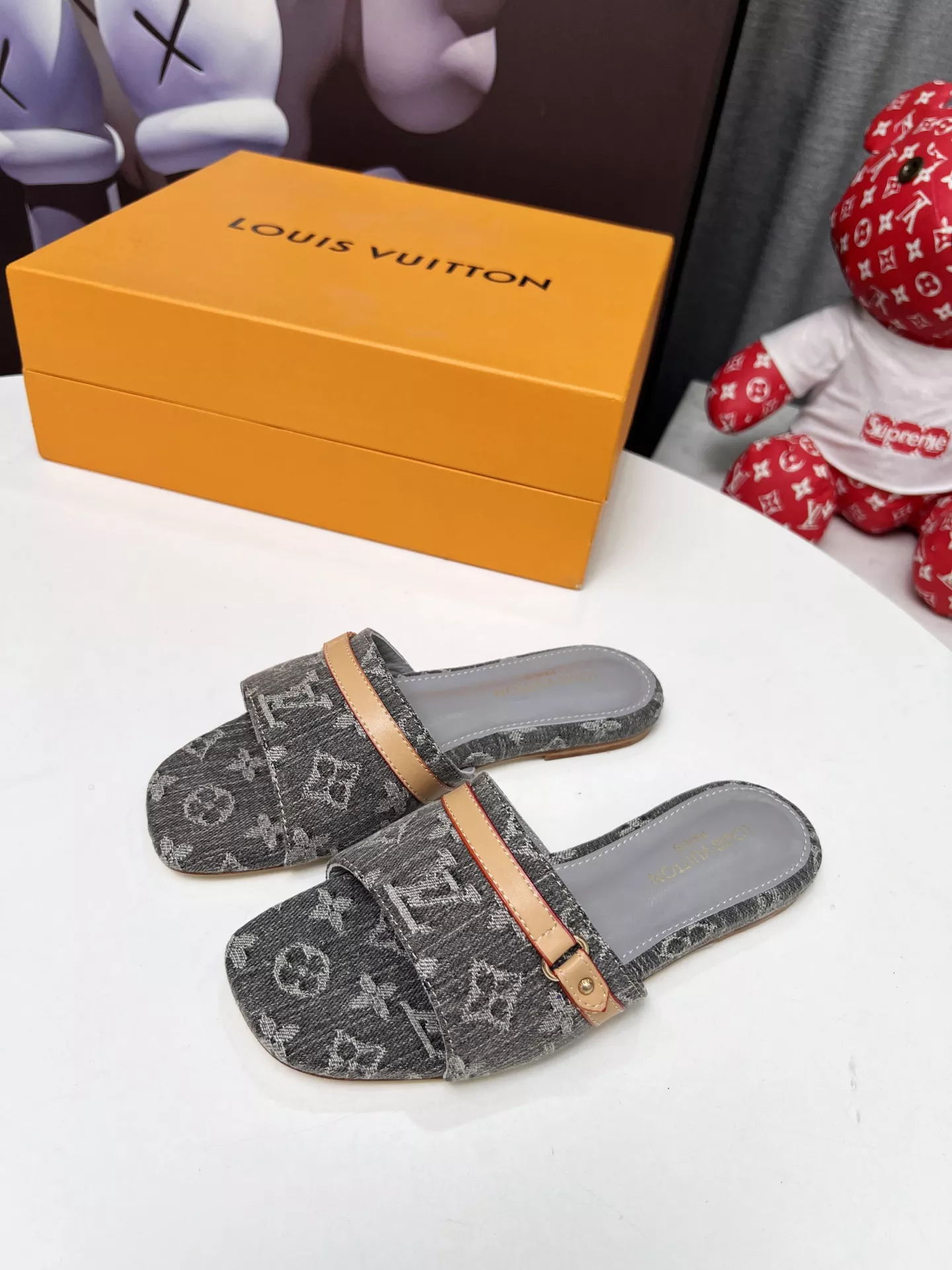 Resilient 9362 Louis Vuitton Slippers For Women