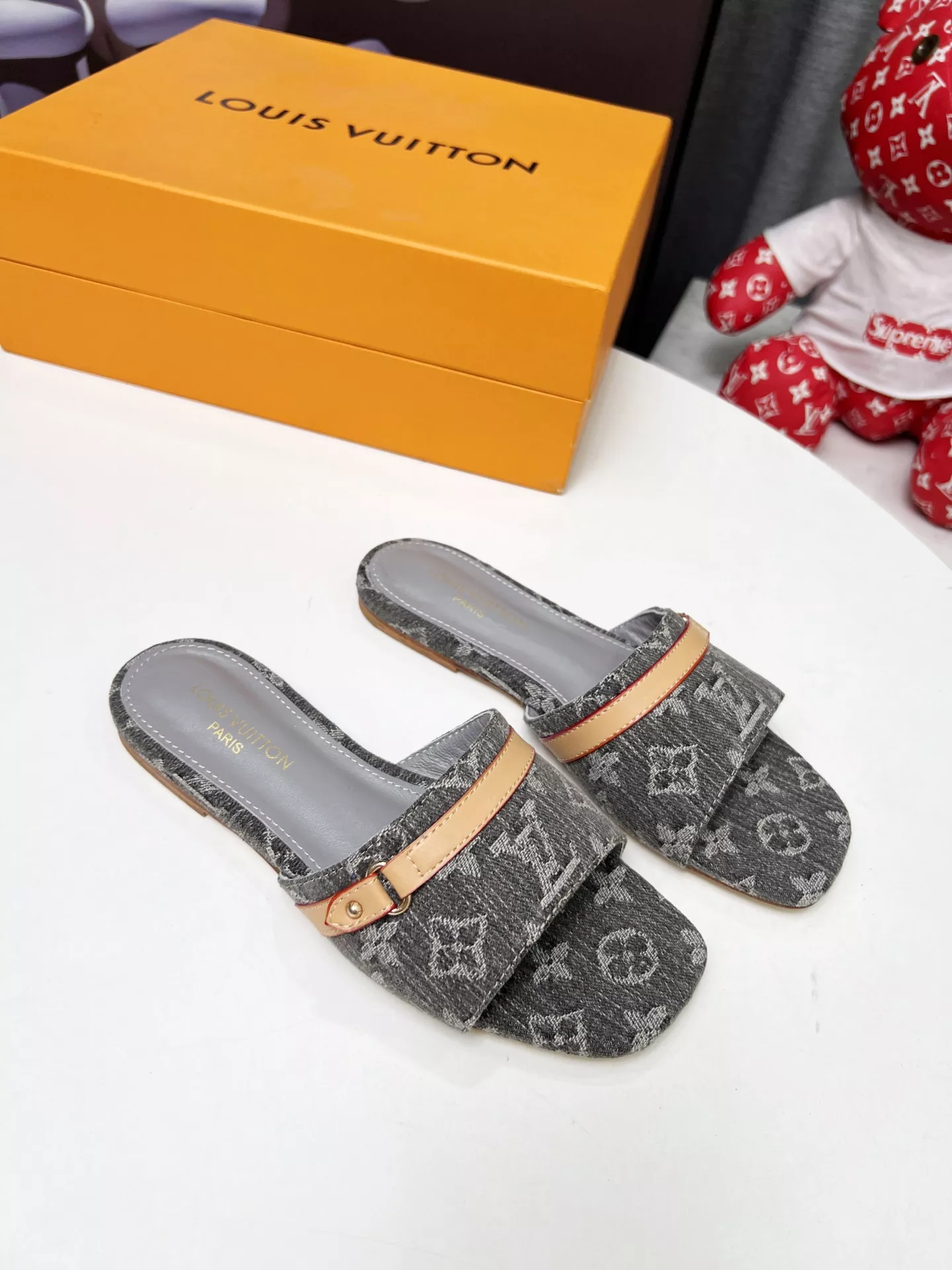 Resilient 9362 Louis Vuitton Slippers For Women
