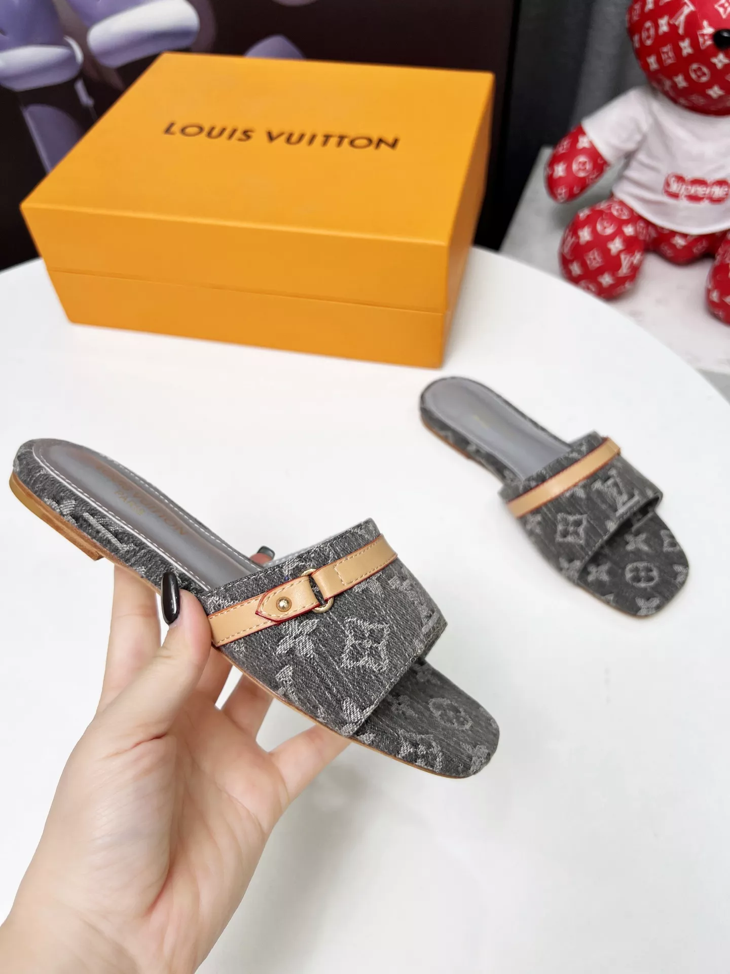 Resilient 9362 Louis Vuitton Slippers For Women