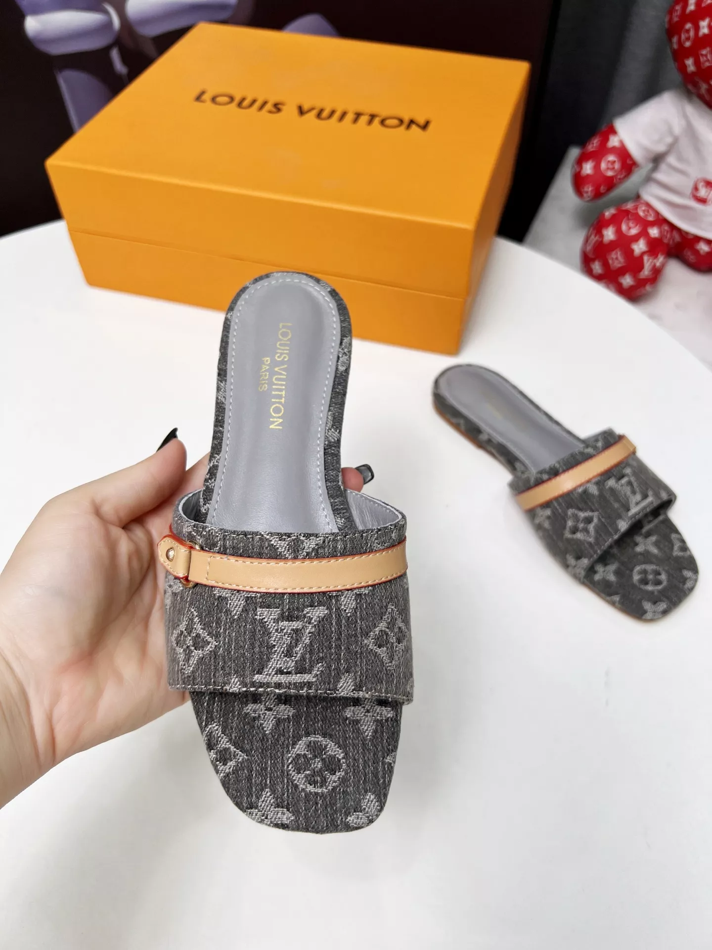 Resilient 9362 Louis Vuitton Slippers For Women