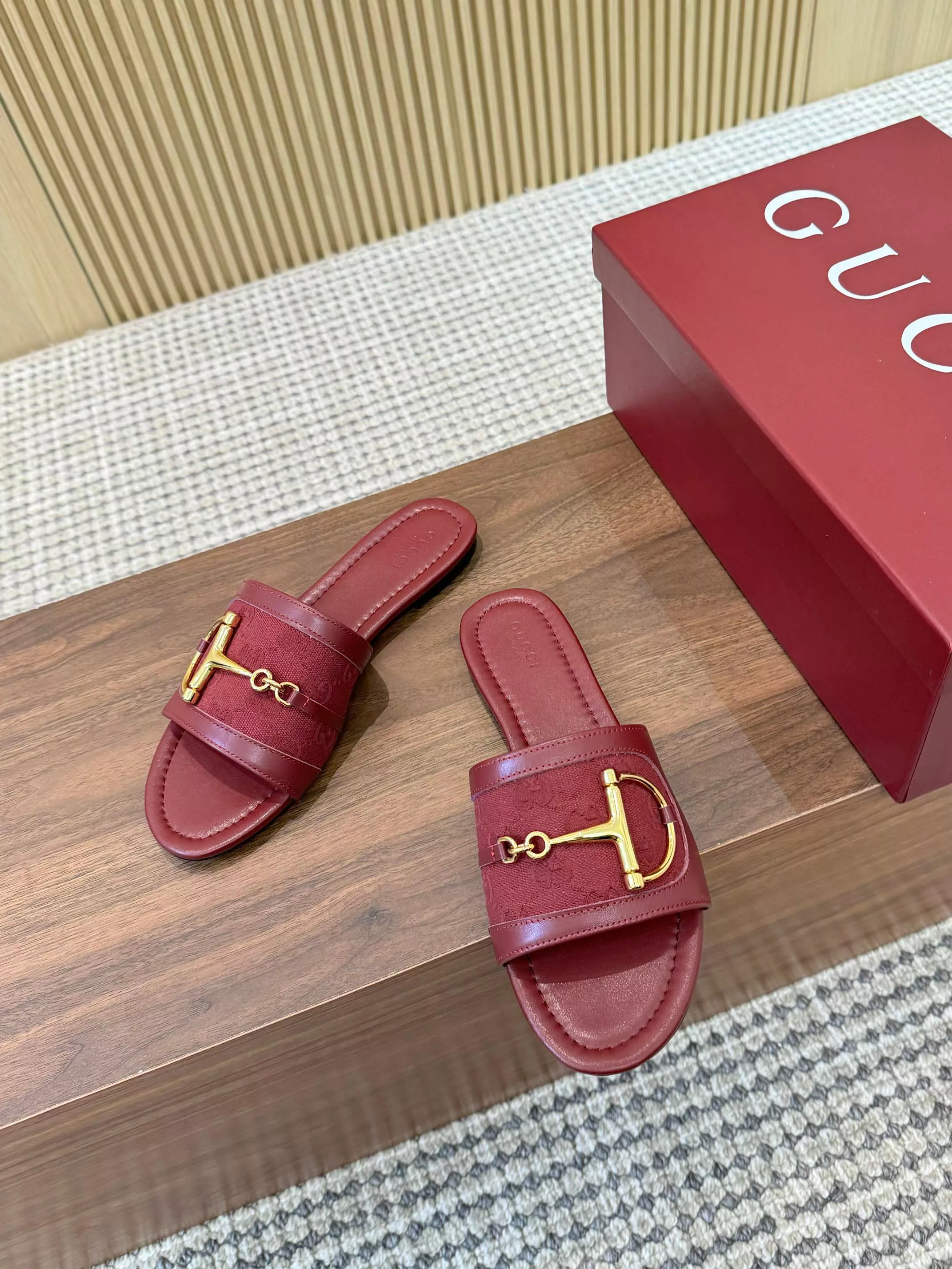 Resilient 951 Gucci Slippers For Women