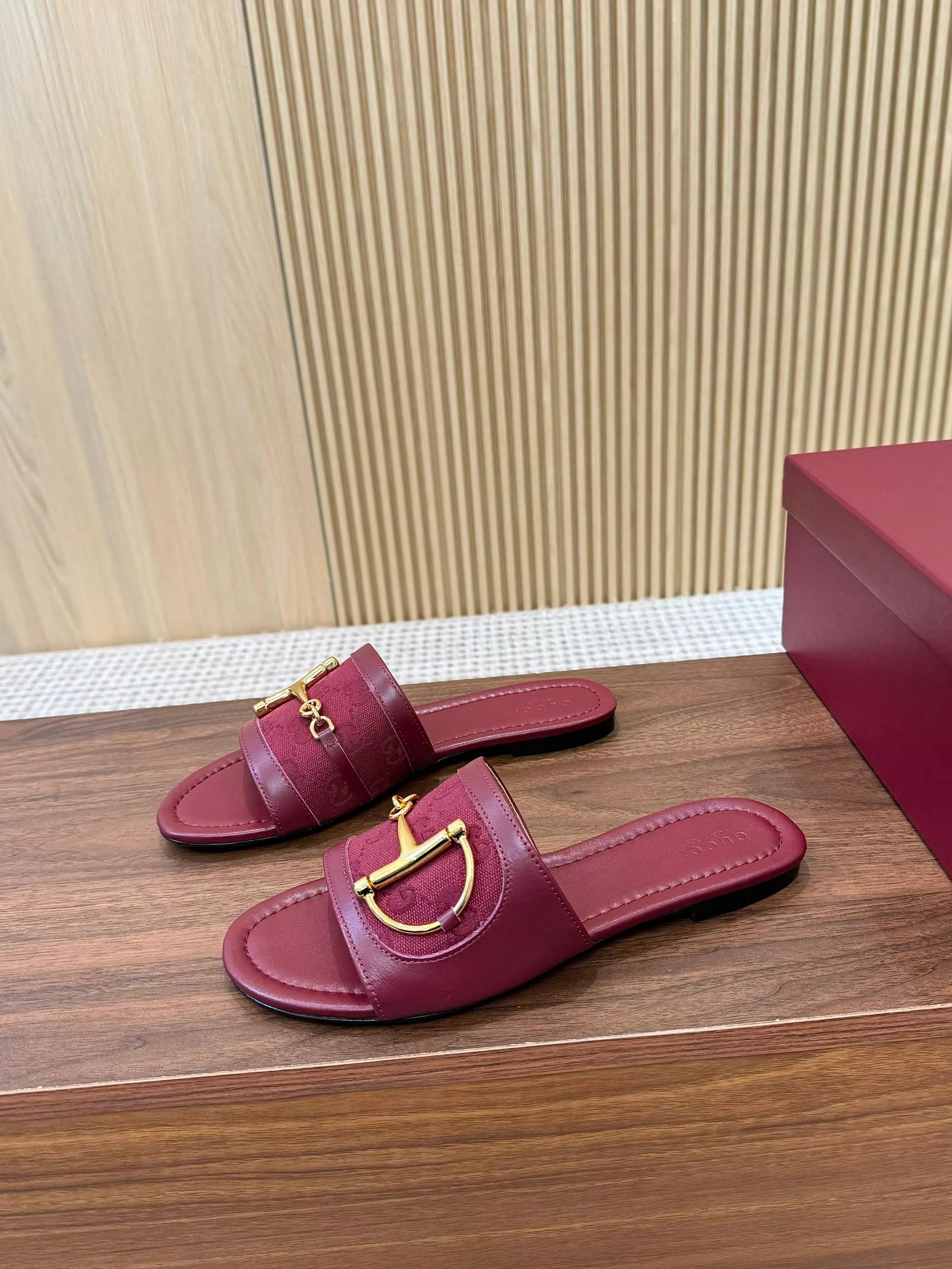 Resilient 951 Gucci Slippers For Women