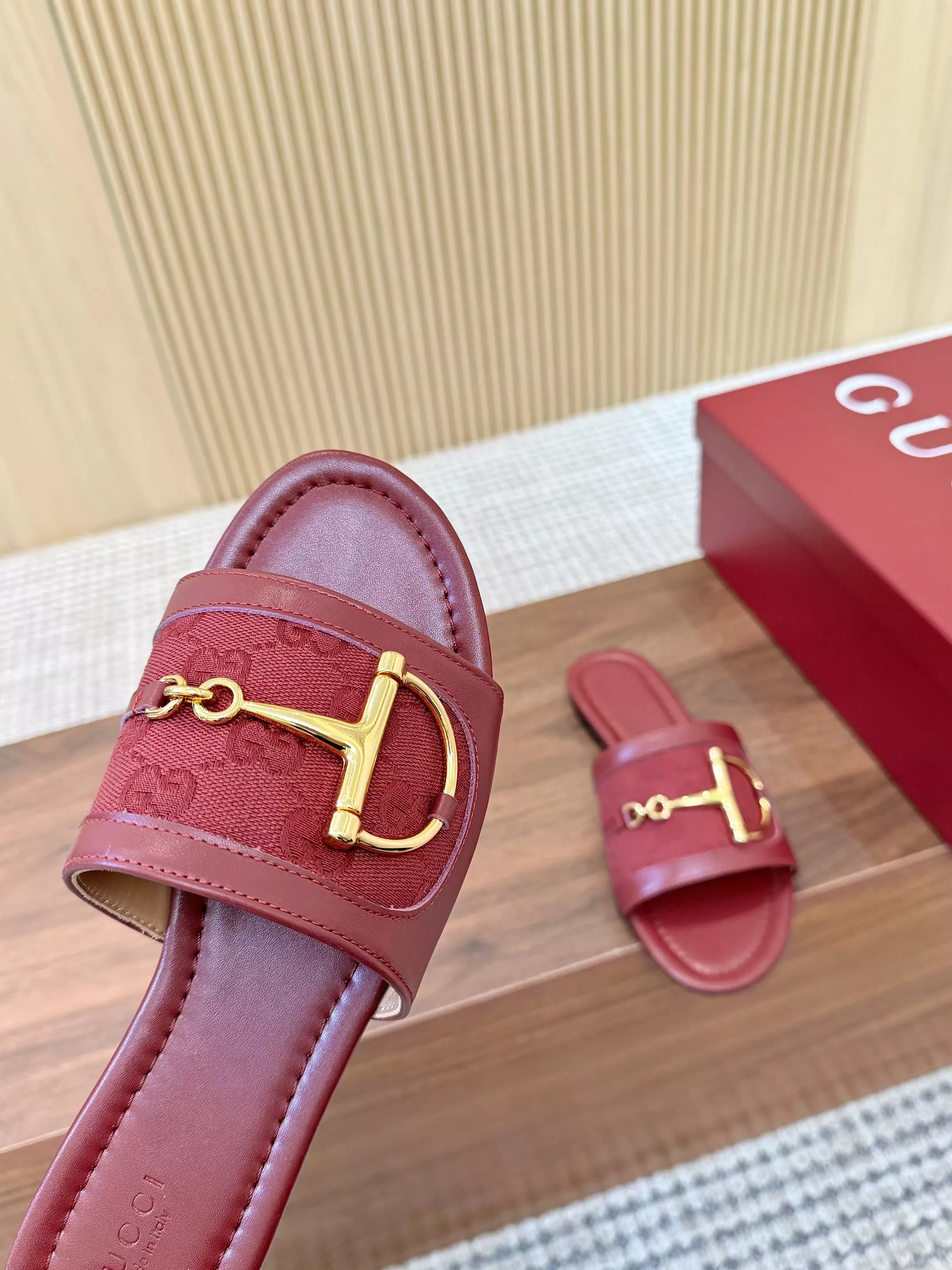 Resilient 951 Gucci Slippers For Women