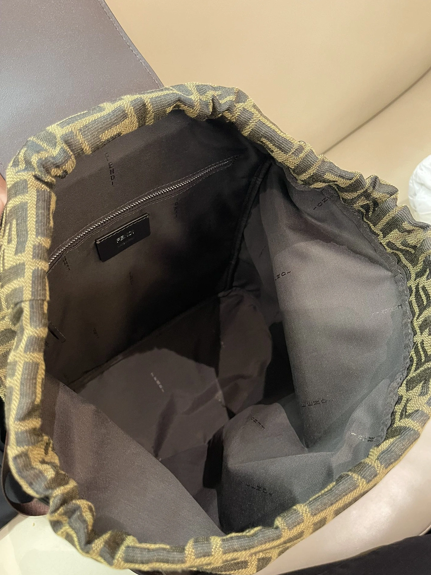 Resilient 9836 Fendi AAA Man Backpacks