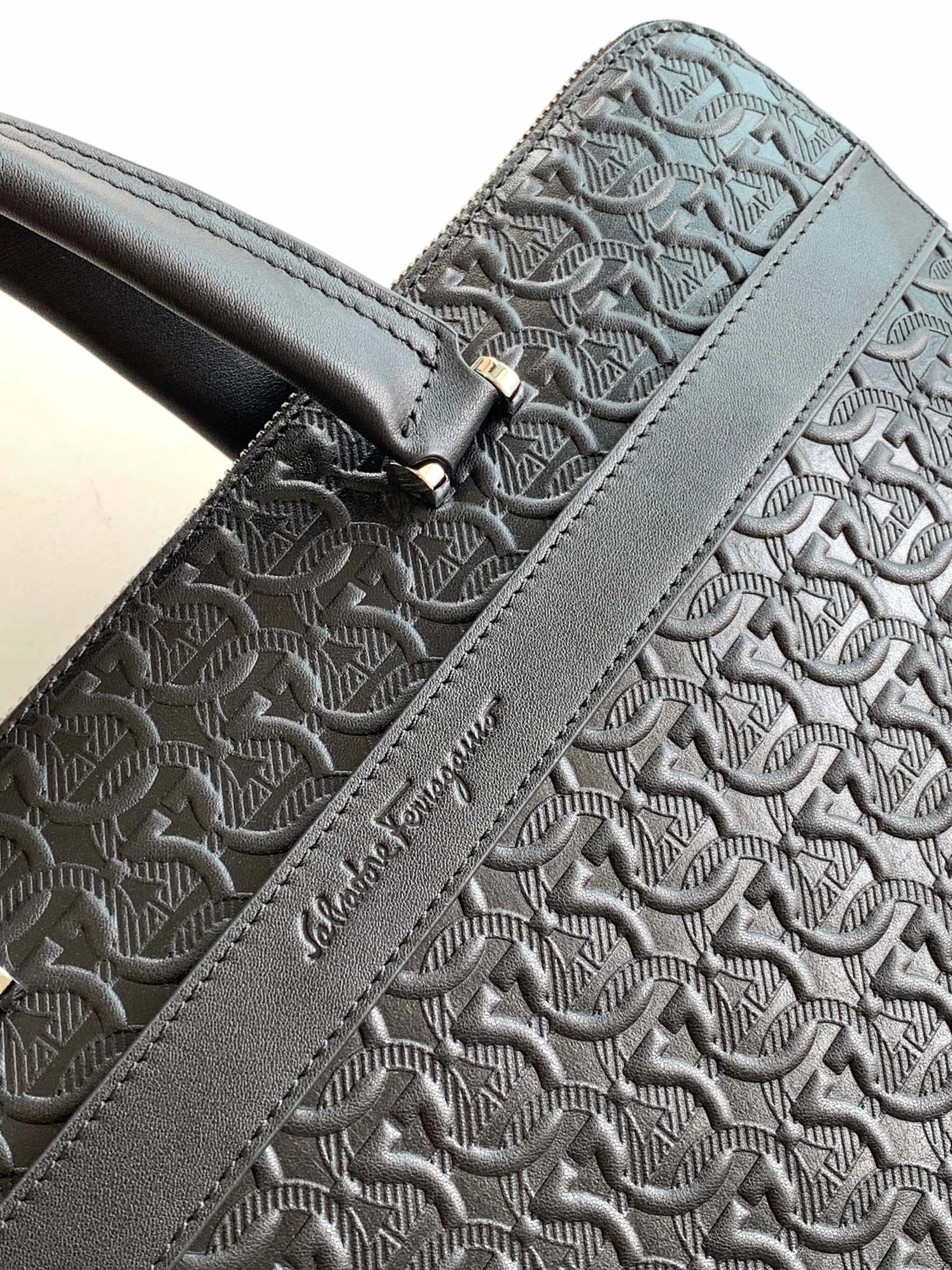 Salvatore Ferragamo AAA Man Handbags Flexible 9164