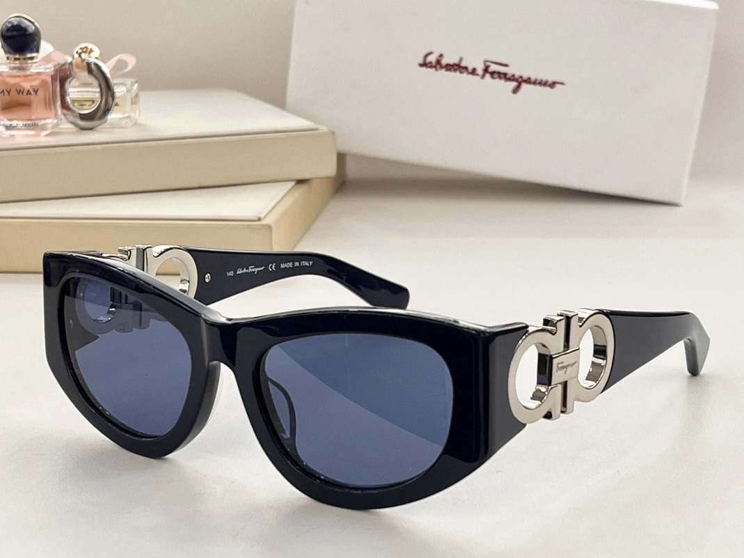 Salvatore Ferragamo AAA Quality Sunglasses Bright 7984