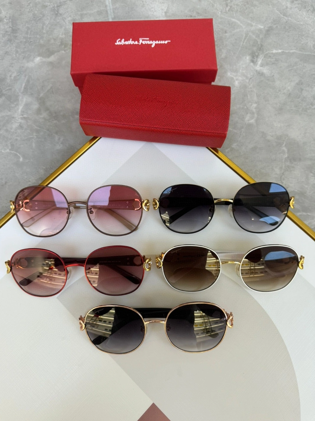 Salvatore Ferragamo AAA Quality Sunglasses Classic 9955