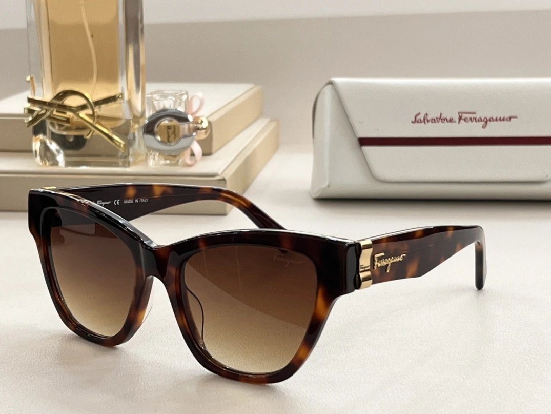 Salvatore Ferragamo AAA Quality Sunglasses Durable 4966