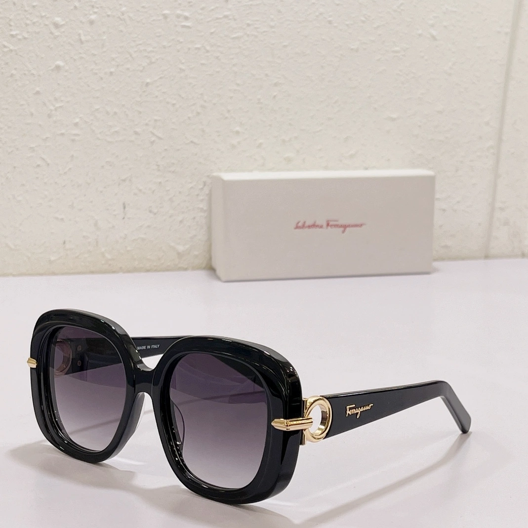 Salvatore Ferragamo AAA Quality Sunglasses Fashionable 2476