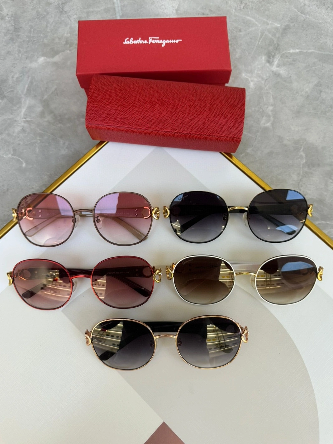 Salvatore Ferragamo AAA Quality Sunglasses Flexible 8213
