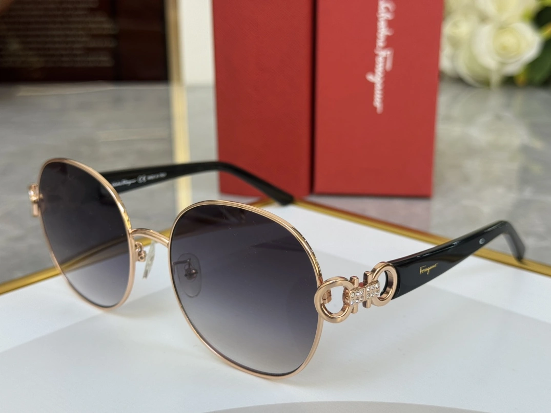 Salvatore Ferragamo AAA Quality Sunglasses Functional 7292