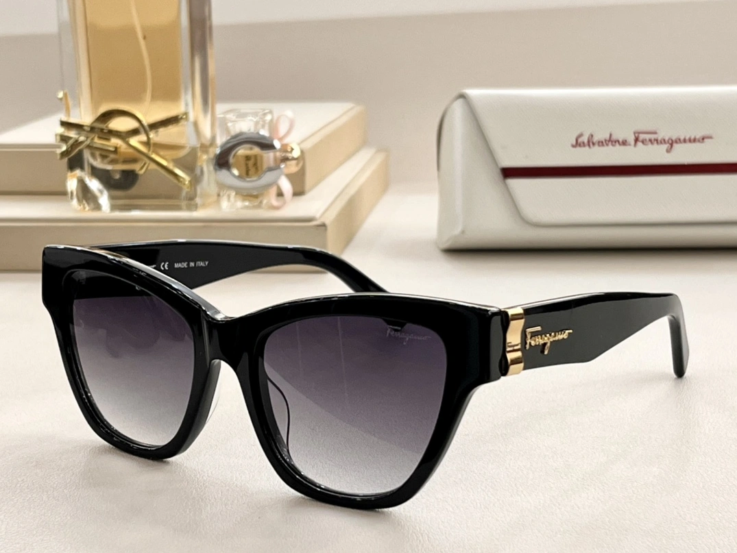 Salvatore Ferragamo AAA Quality Sunglasses GoodFit 7010