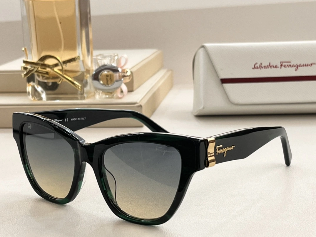 Salvatore Ferragamo AAA Quality Sunglasses Modern 3112