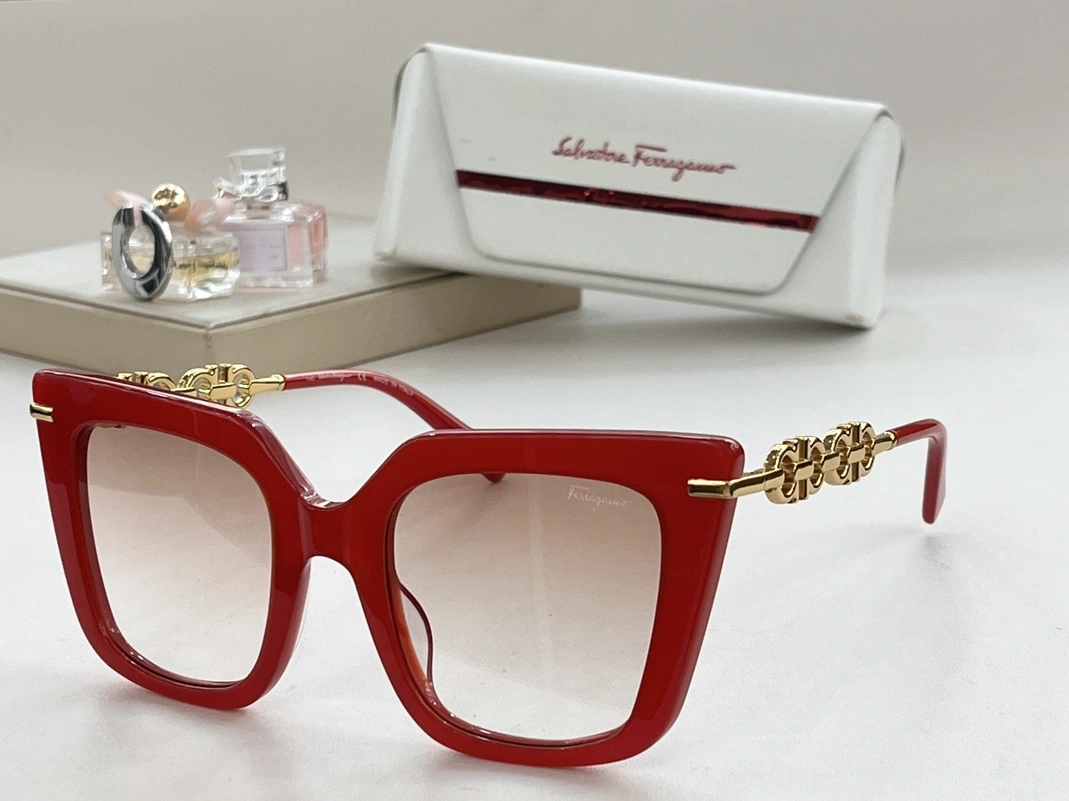 Salvatore Ferragamo AAA Quality Sunglasses ModernLook 4695