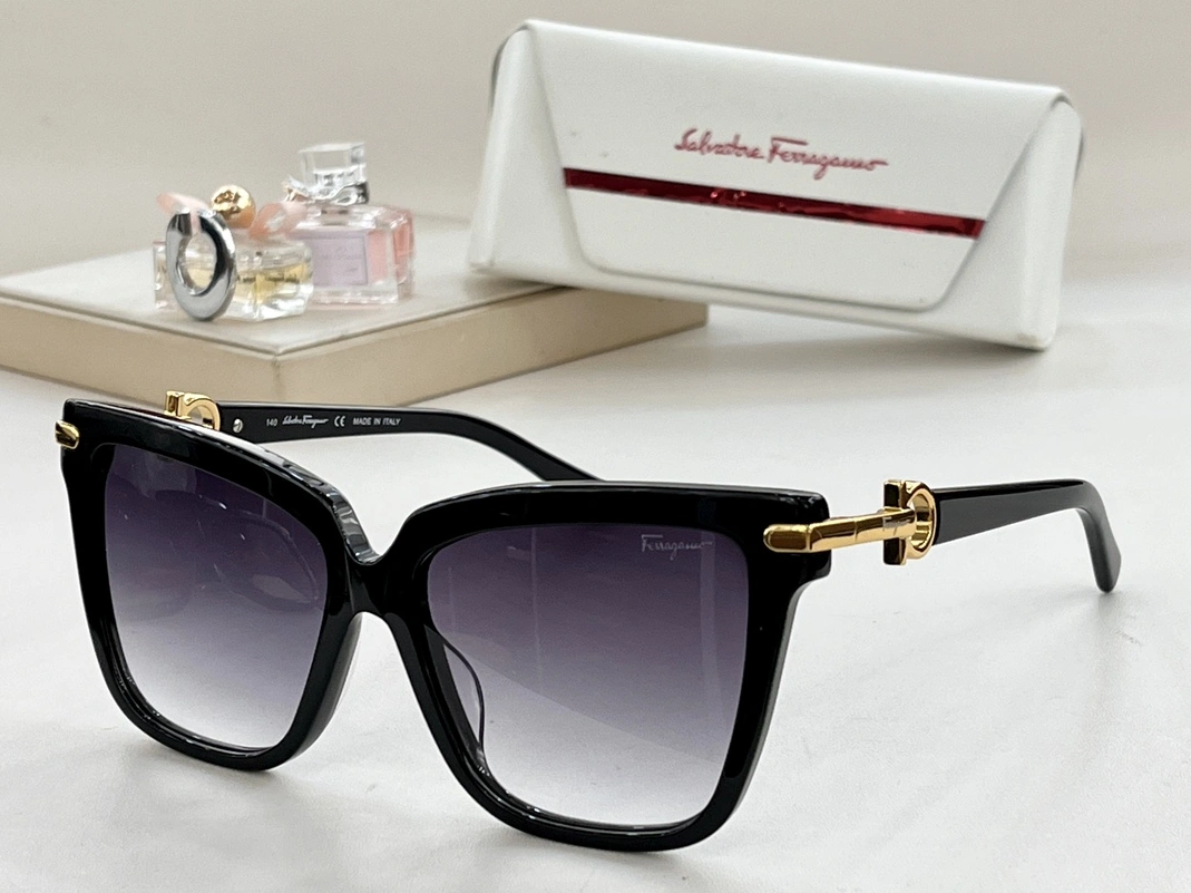 Salvatore Ferragamo AAA Quality Sunglasses NewStyle 8819