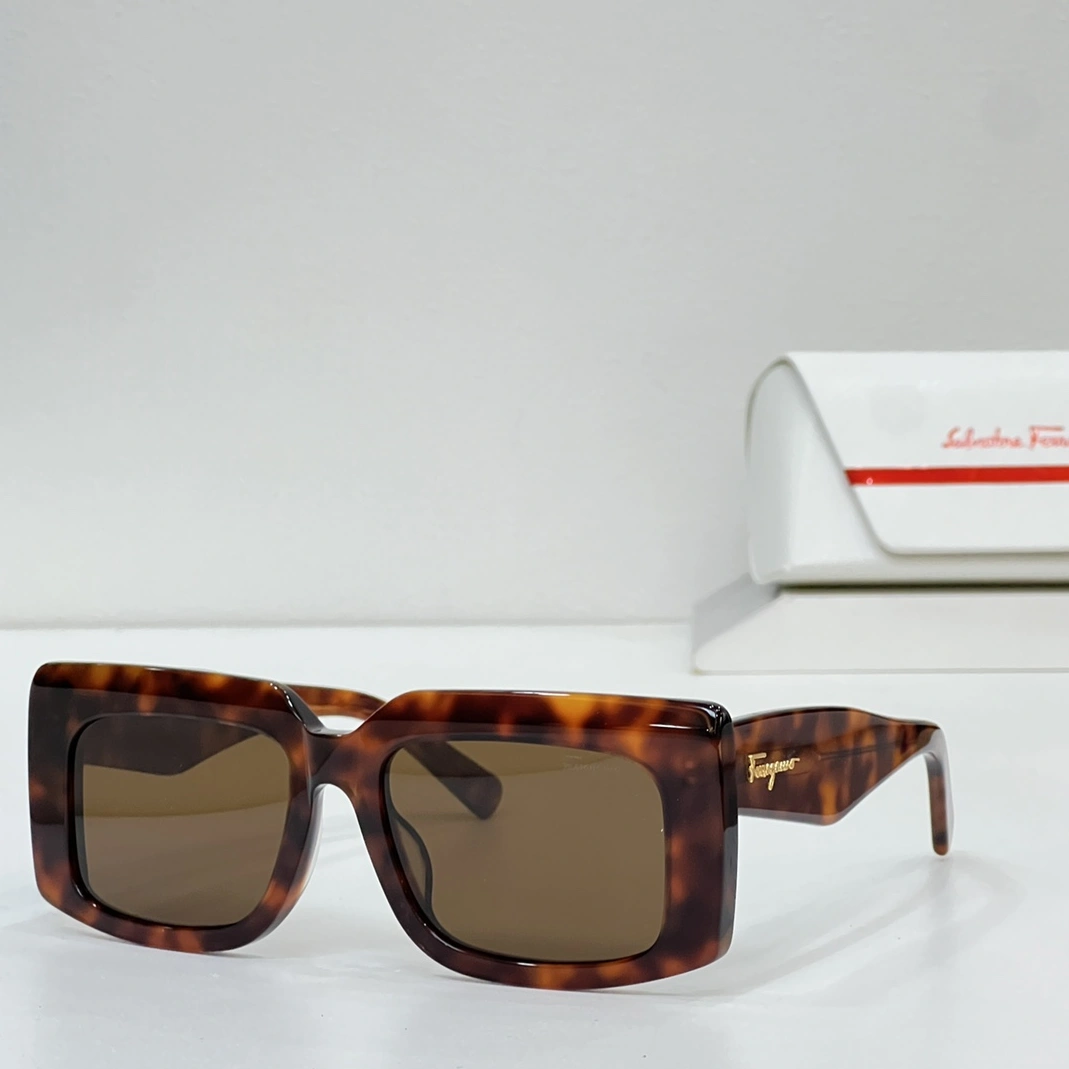 Salvatore Ferragamo AAA Quality Sunglasses Refined 637