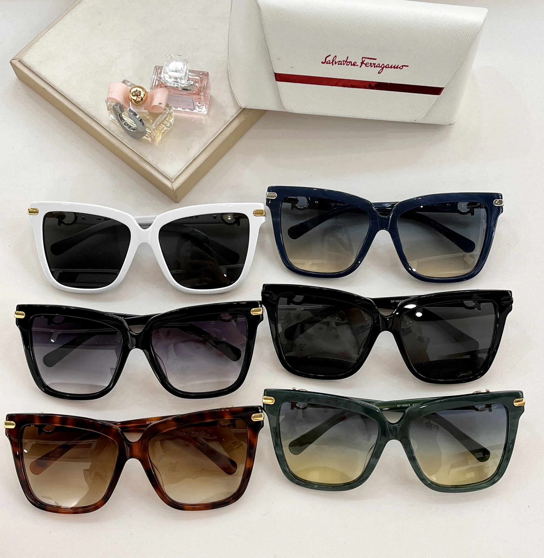 Salvatore Ferragamo AAA Quality Sunglasses Sophisticated 2742
