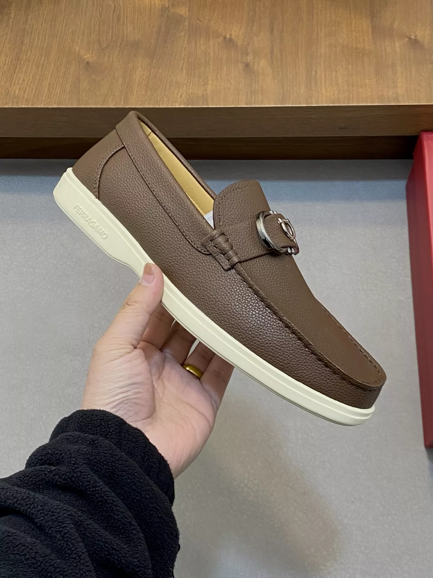 Salvatore Ferragamo Casual Shoes For Men Classic 5701