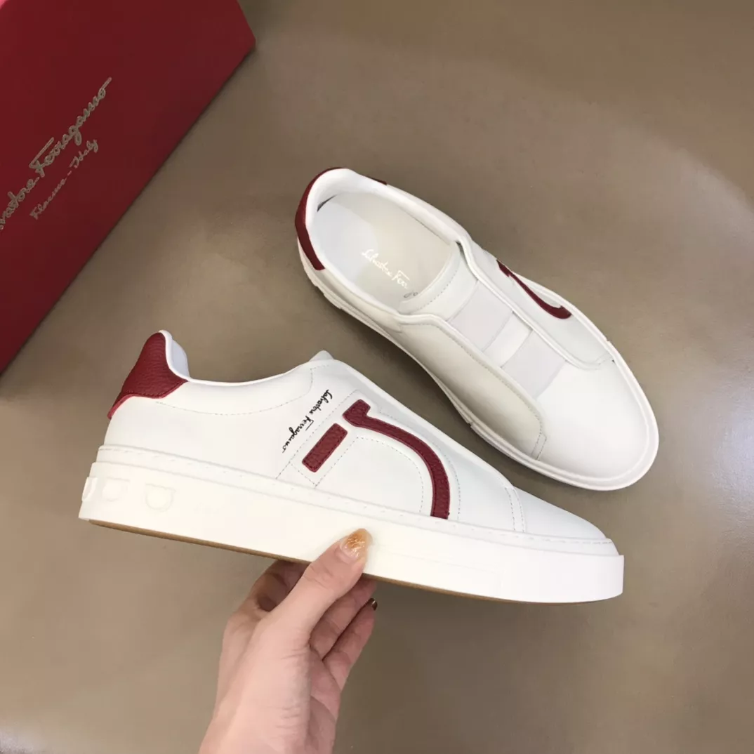 Salvatore Ferragamo Casual Shoes For Men Elegant 8323