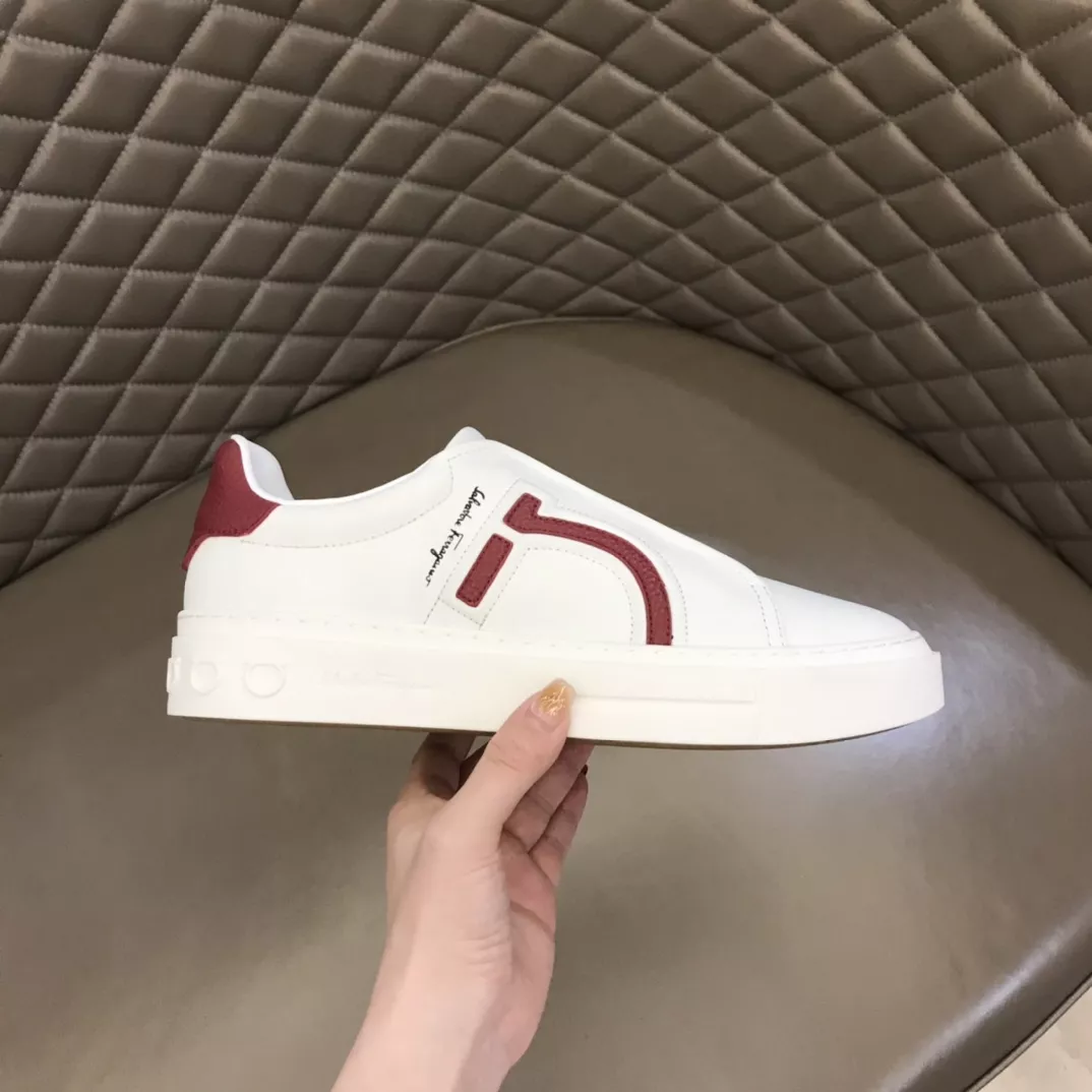 Salvatore Ferragamo Casual Shoes For Men Elegant 8323