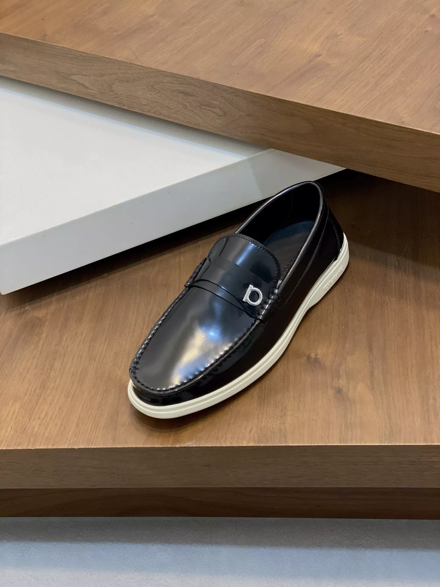 Salvatore Ferragamo Casual Shoes For Men Fashionable 7630