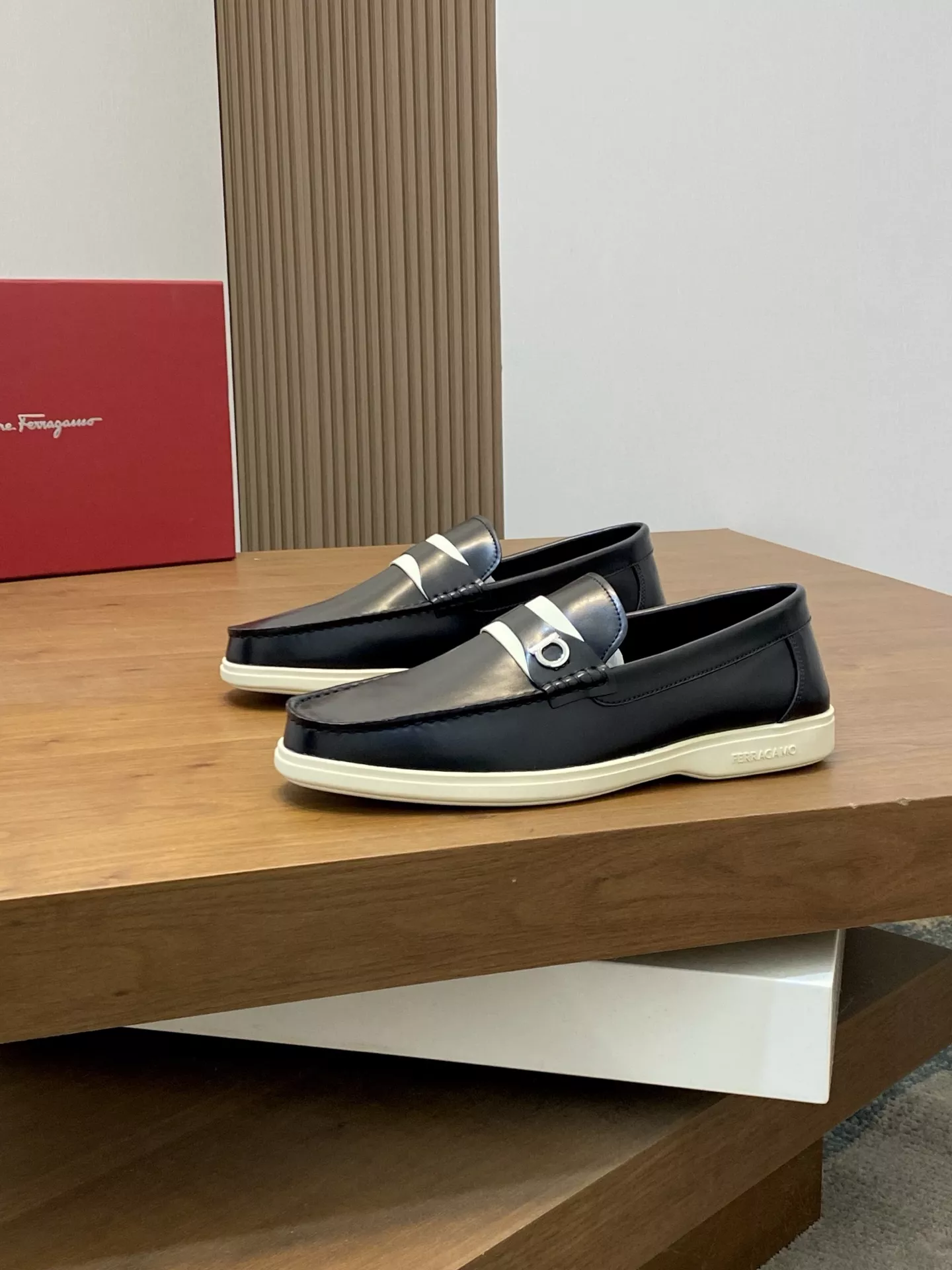 Salvatore Ferragamo Casual Shoes For Men Trendsetting 1587