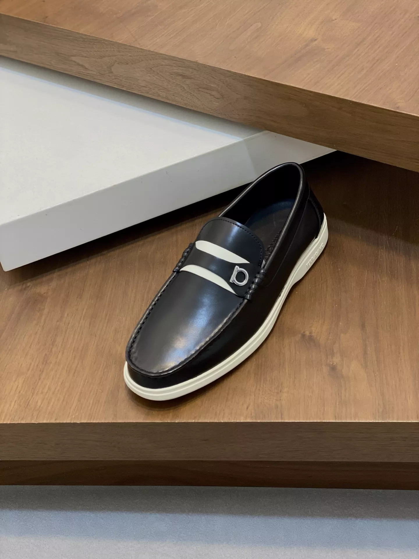 Salvatore Ferragamo Casual Shoes For Men Trendsetting 1587