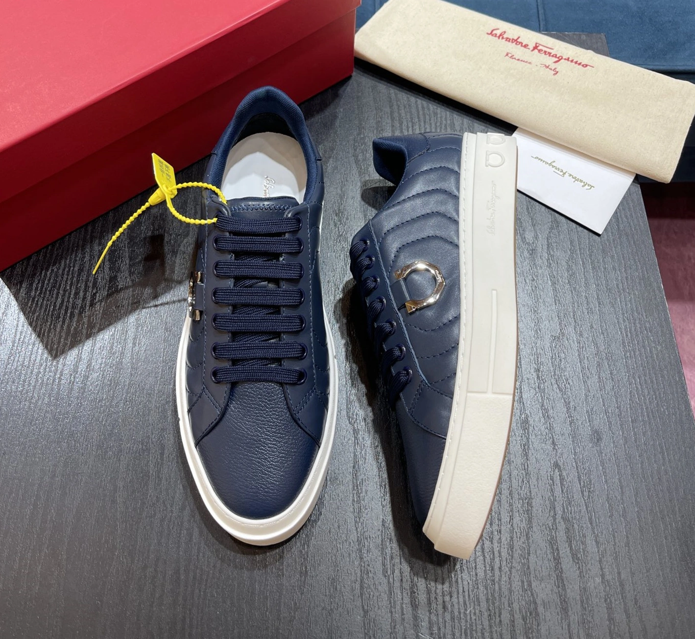 Salvatore Ferragamo Casual Shoes For Men Versatile 7751