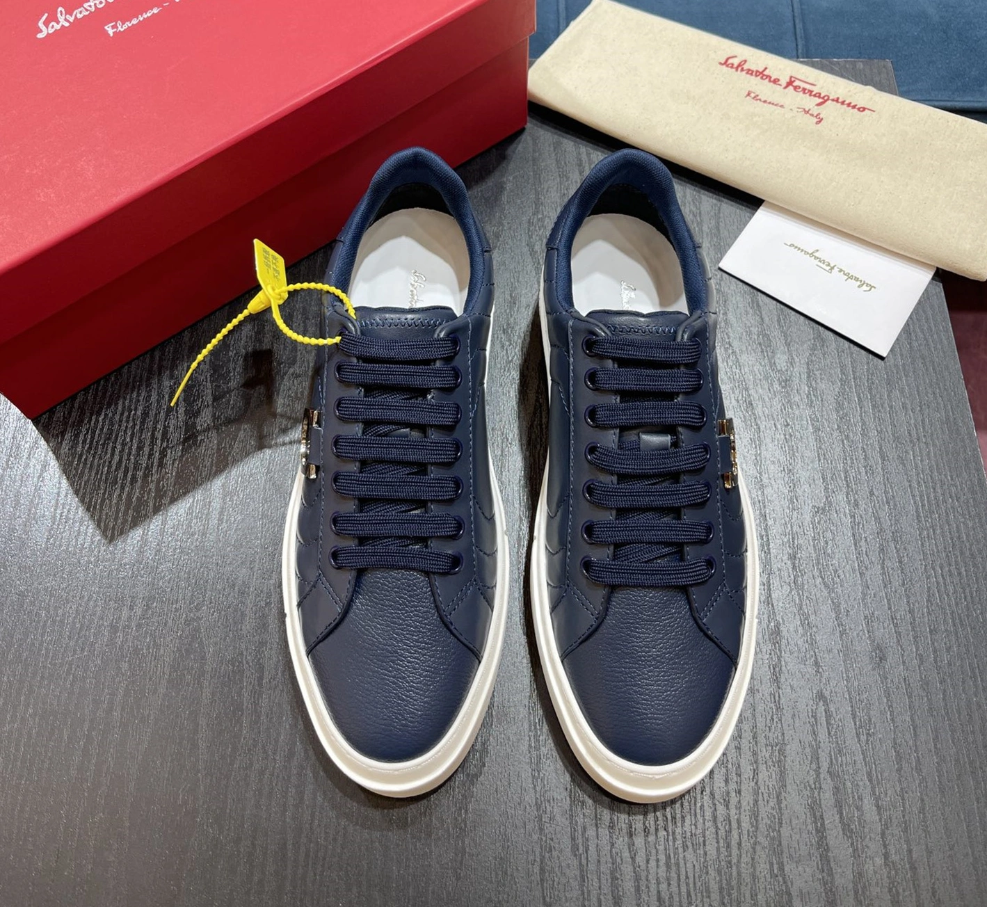 Salvatore Ferragamo Casual Shoes For Men Versatile 7751