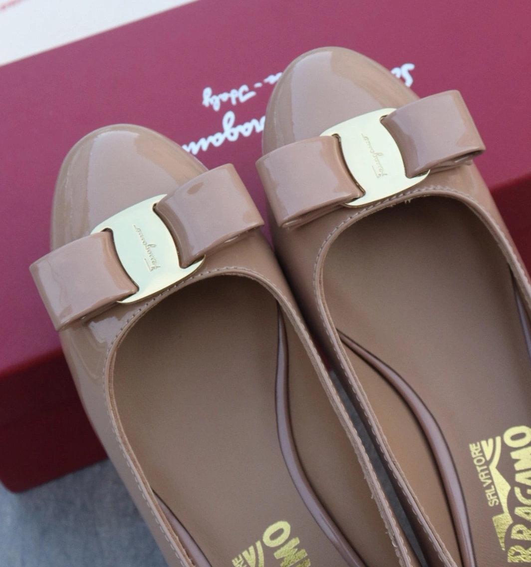 Salvatore Ferragamo Flat Shoes For Women Lightweight 9720