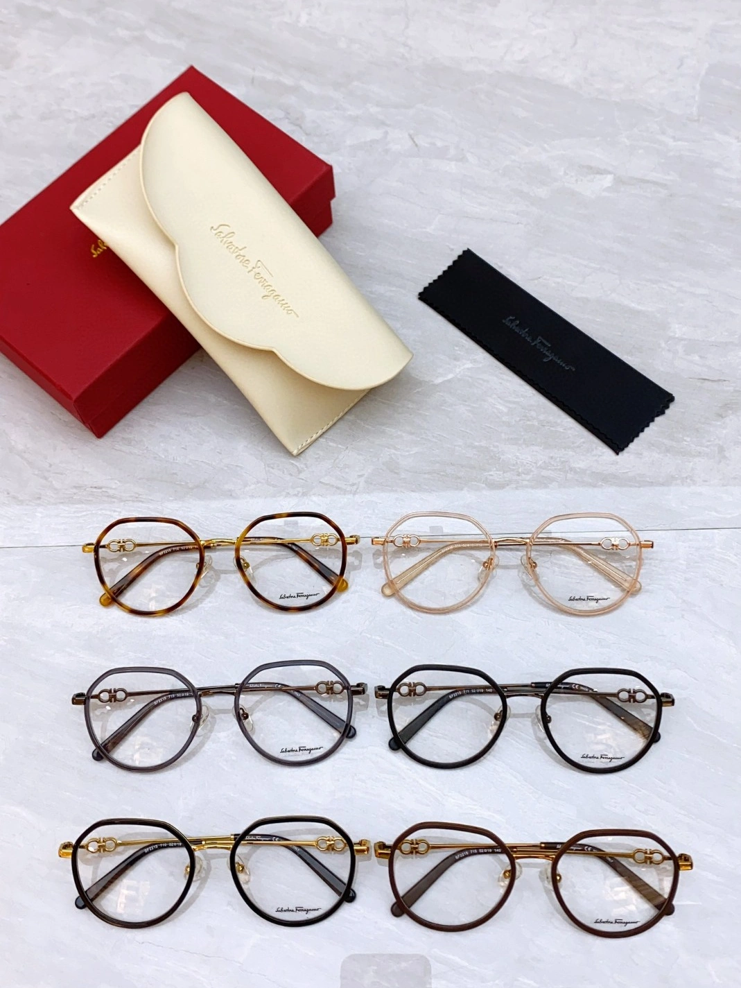 Salvatore Ferragamo Goggles Breathable 1582