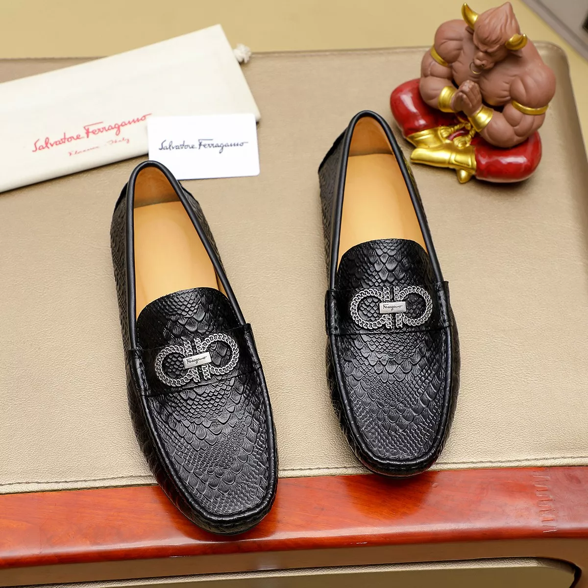 Salvatore Ferragamo Leather Shoes For Men Affordable 7011