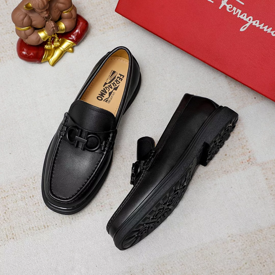 Salvatore Ferragamo Leather Shoes For Men AllSeason 5629