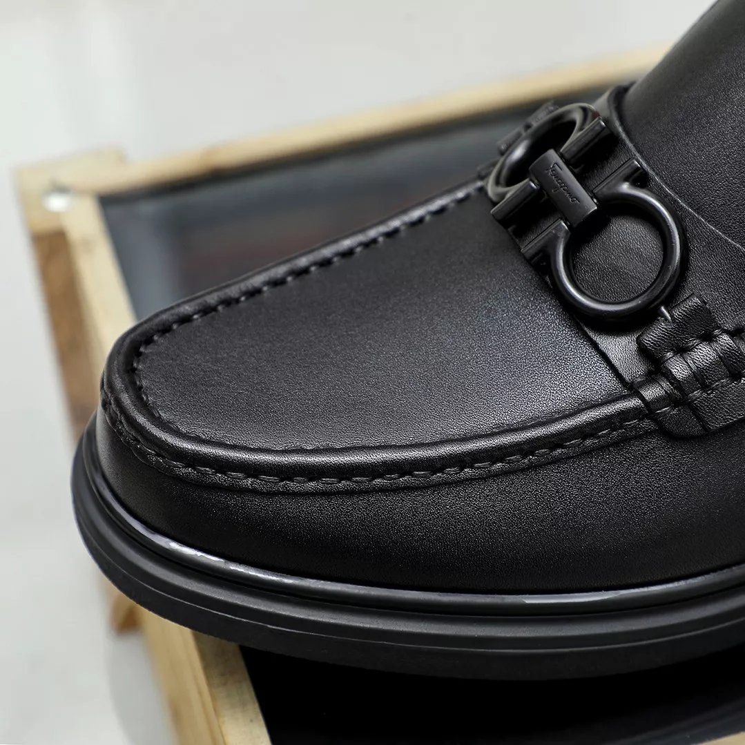 Salvatore Ferragamo Leather Shoes For Men AllSeason 5629