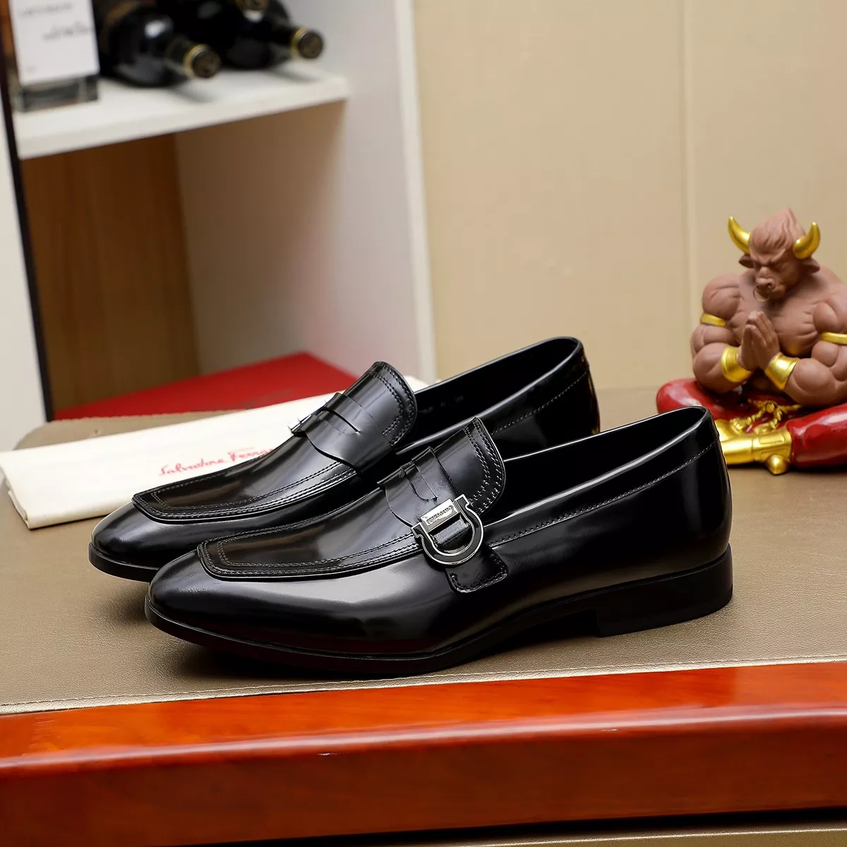 Salvatore Ferragamo Leather Shoes For Men Classic 5561