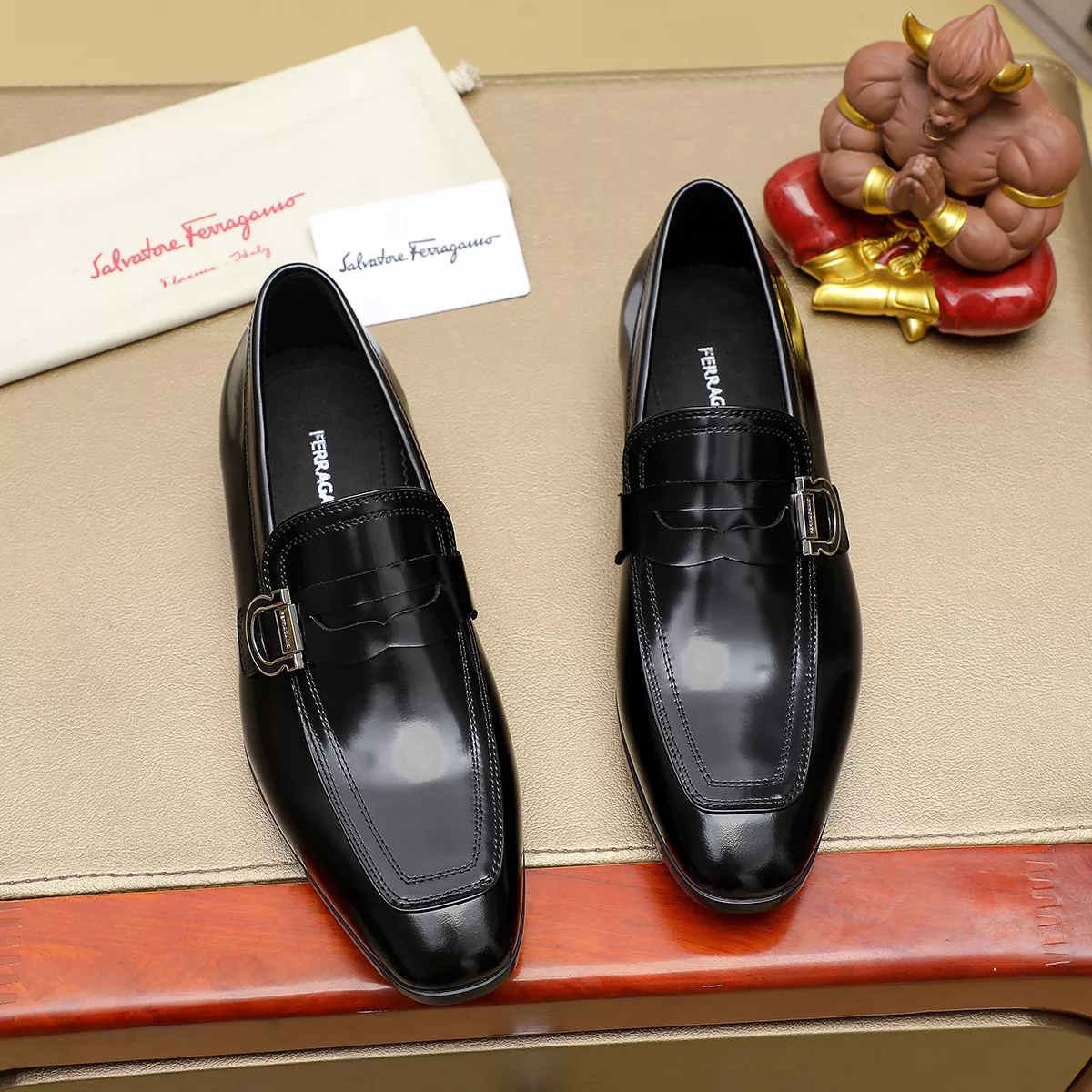 Salvatore Ferragamo Leather Shoes For Men Classic 5561