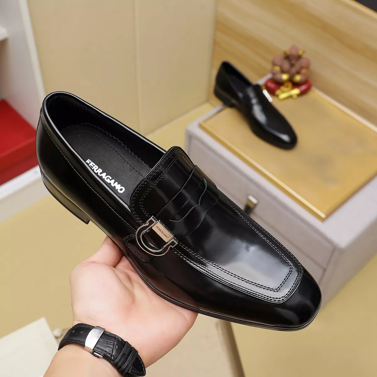 Salvatore Ferragamo Leather Shoes For Men Classic 5561
