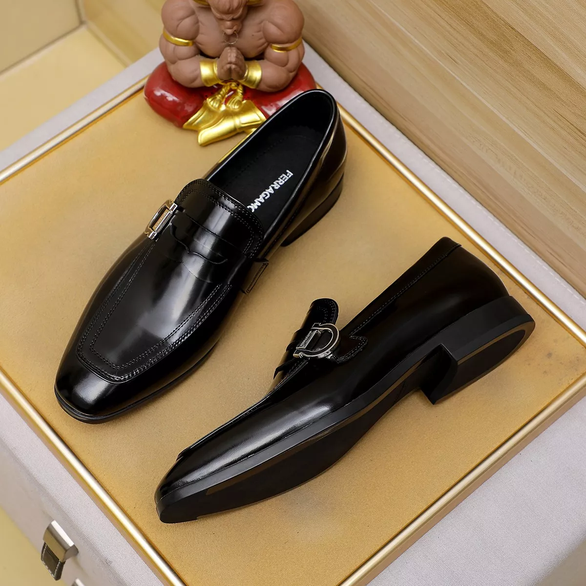 Salvatore Ferragamo Leather Shoes For Men Classic 5561