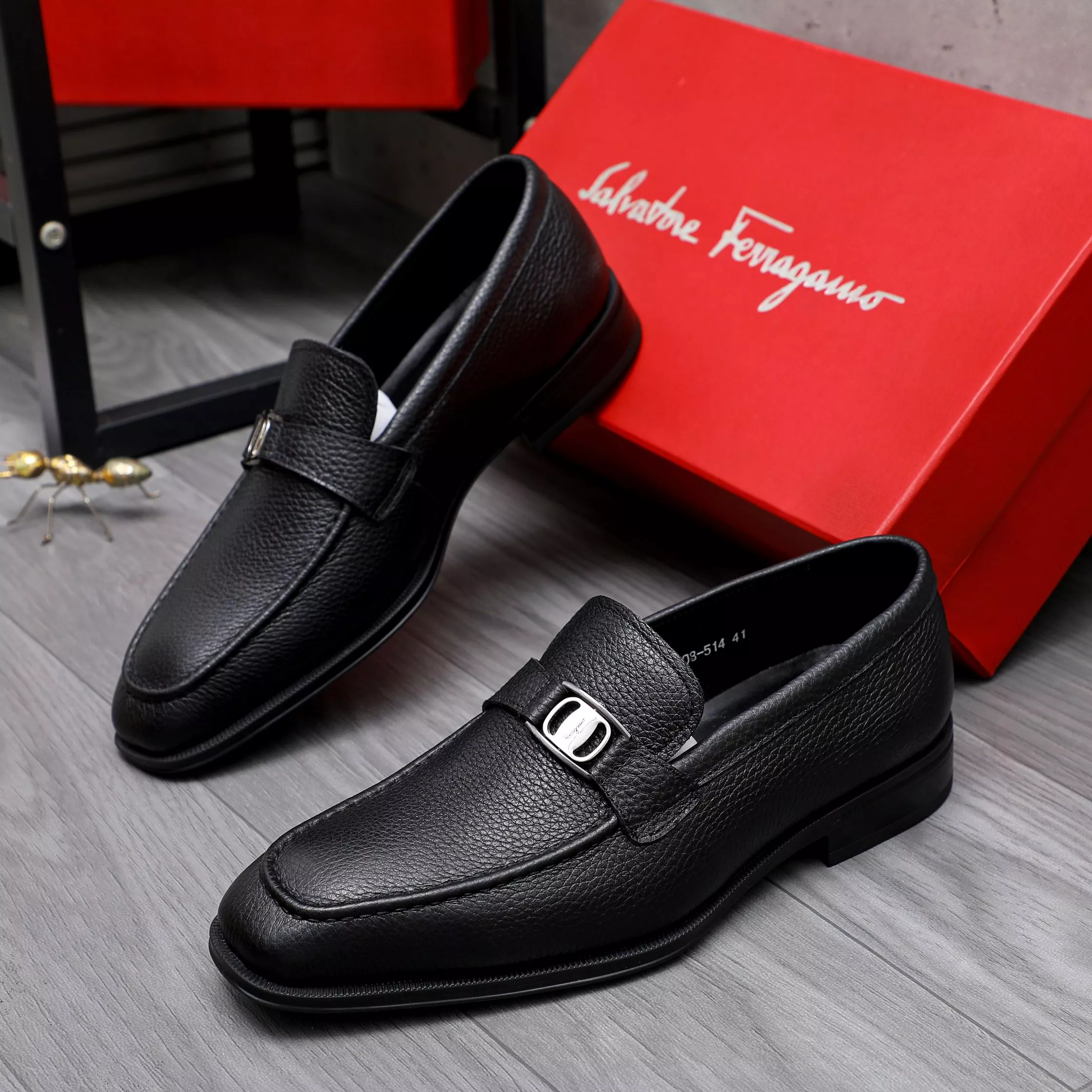 Salvatore Ferragamo Leather Shoes For Men Compact 2383