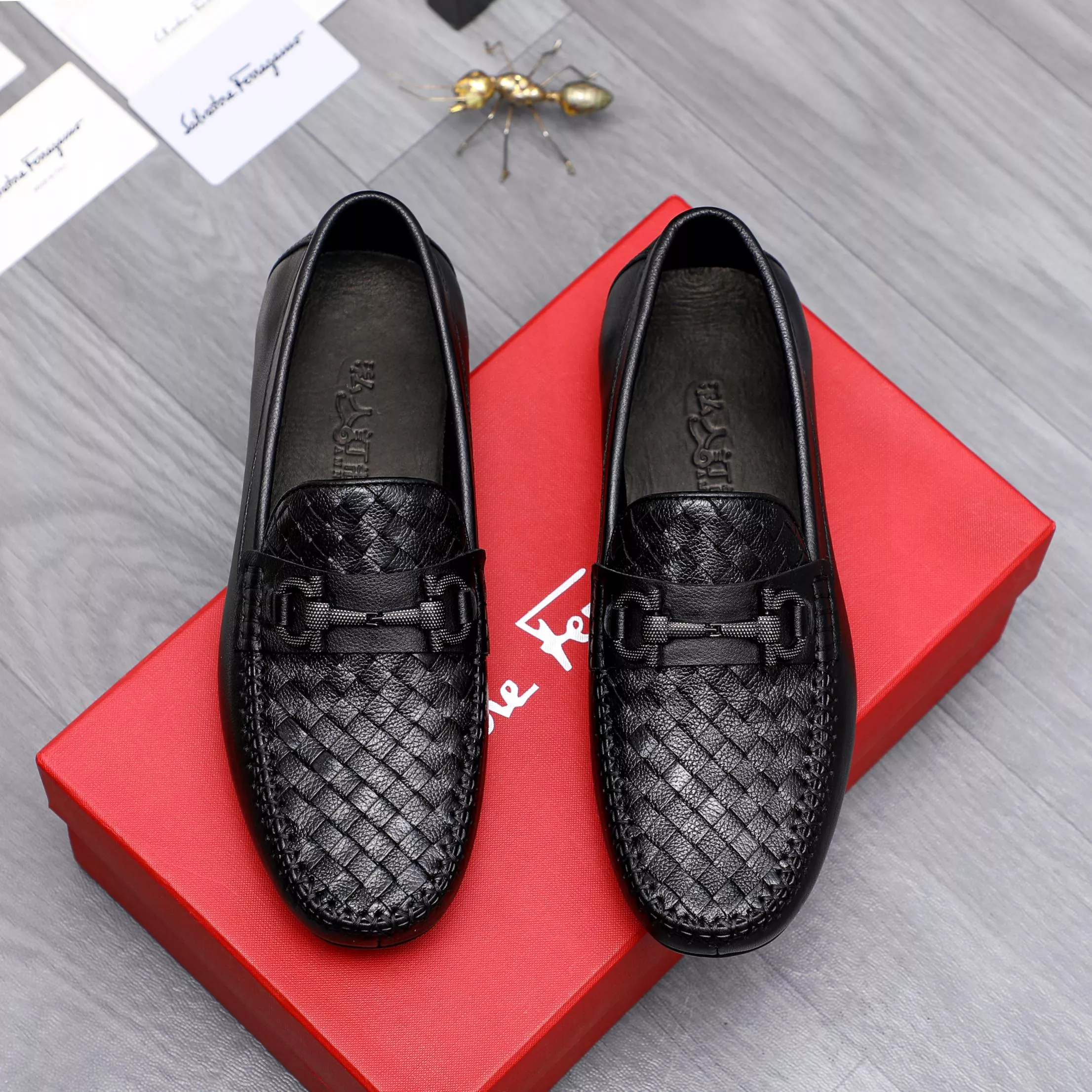 Salvatore Ferragamo Leather Shoes For Men Compact 2907