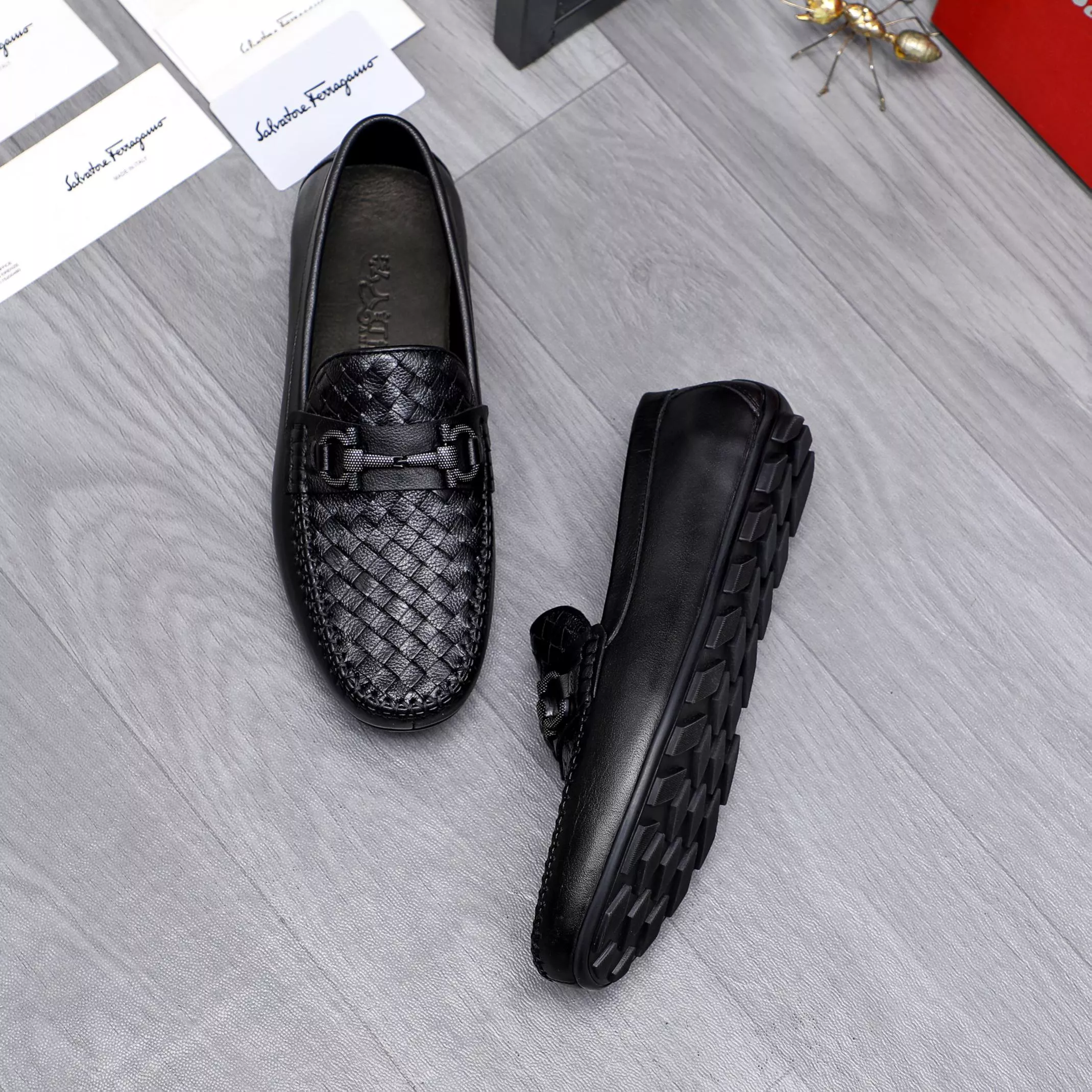 Salvatore Ferragamo Leather Shoes For Men Compact 2907