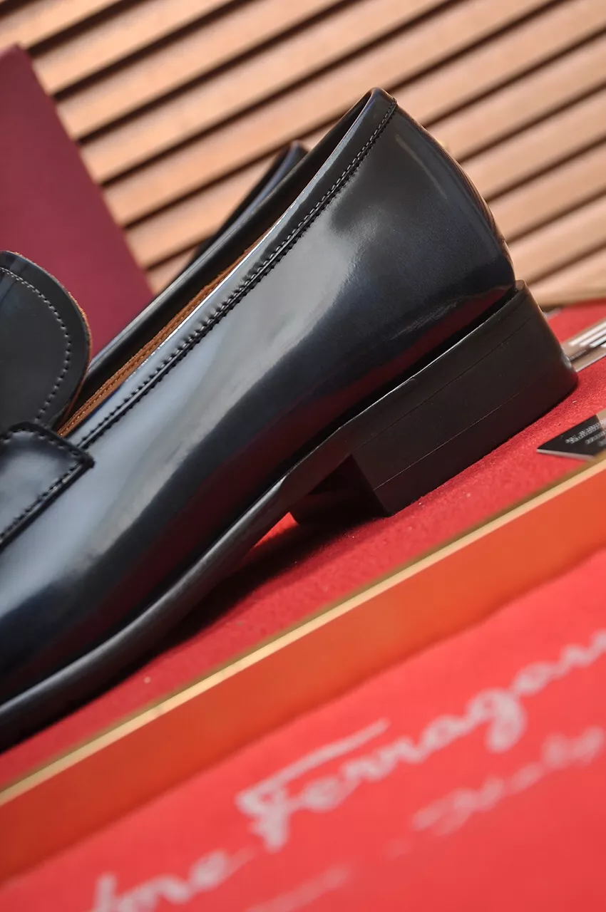 Salvatore Ferragamo Leather Shoes For Men Durable 2123