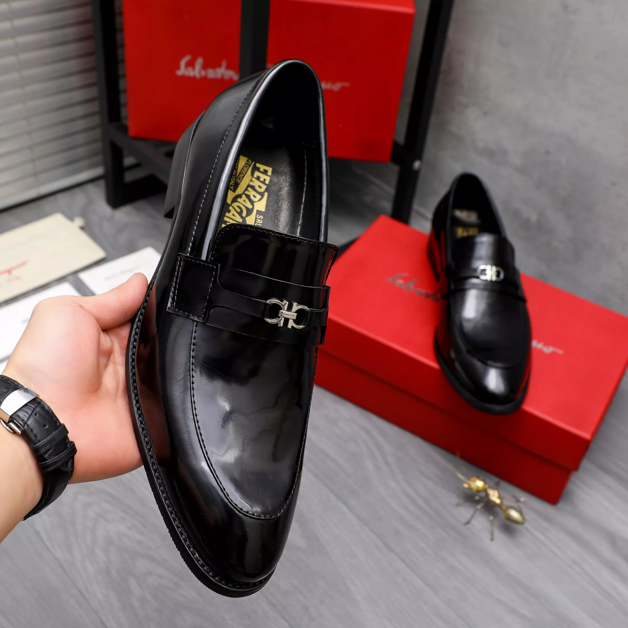 Salvatore Ferragamo Leather Shoes For Men Durable 4601
