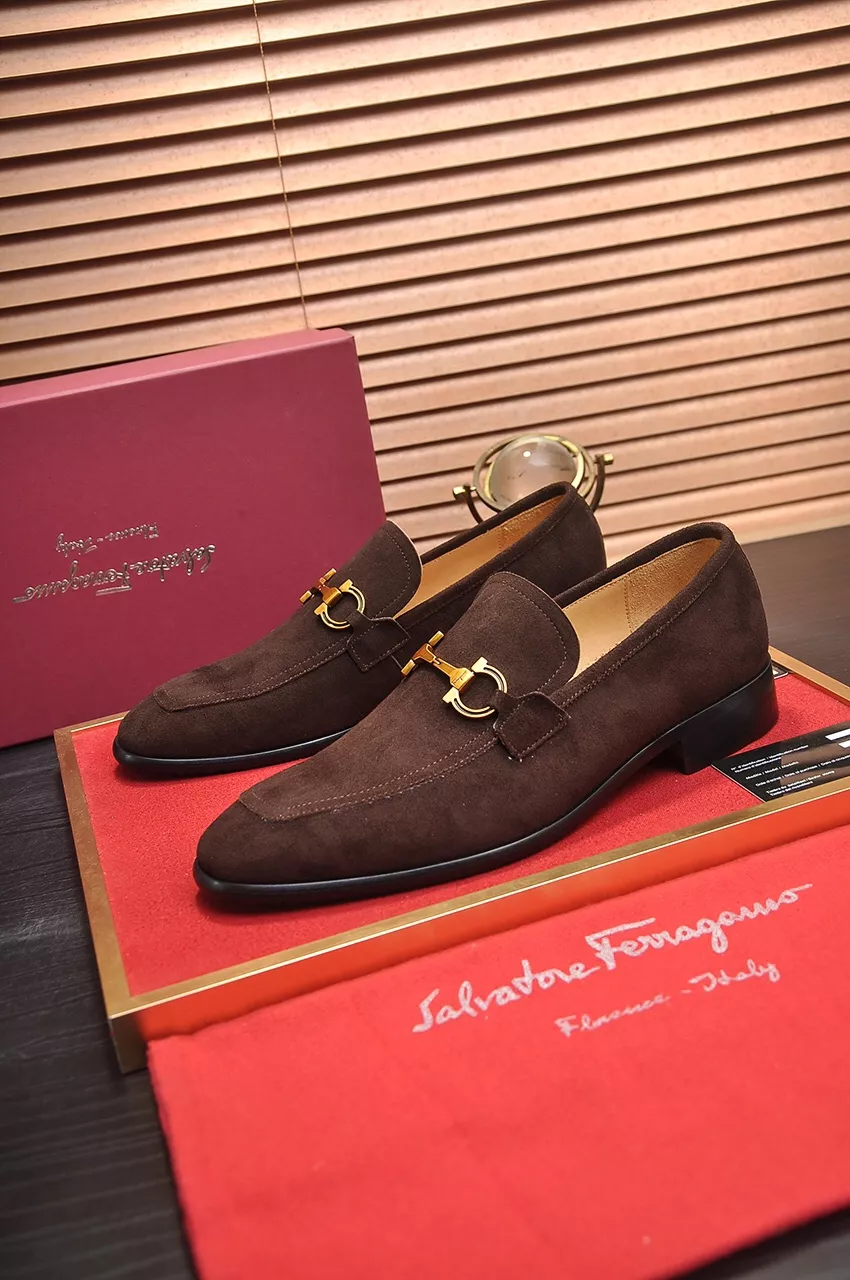 Salvatore Ferragamo Leather Shoes For Men Elegant 3589