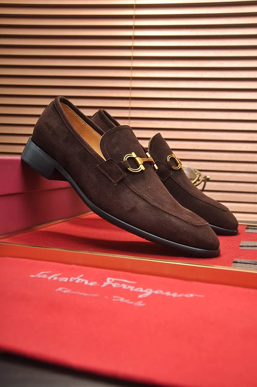 Salvatore Ferragamo Leather Shoes For Men Elegant 3589