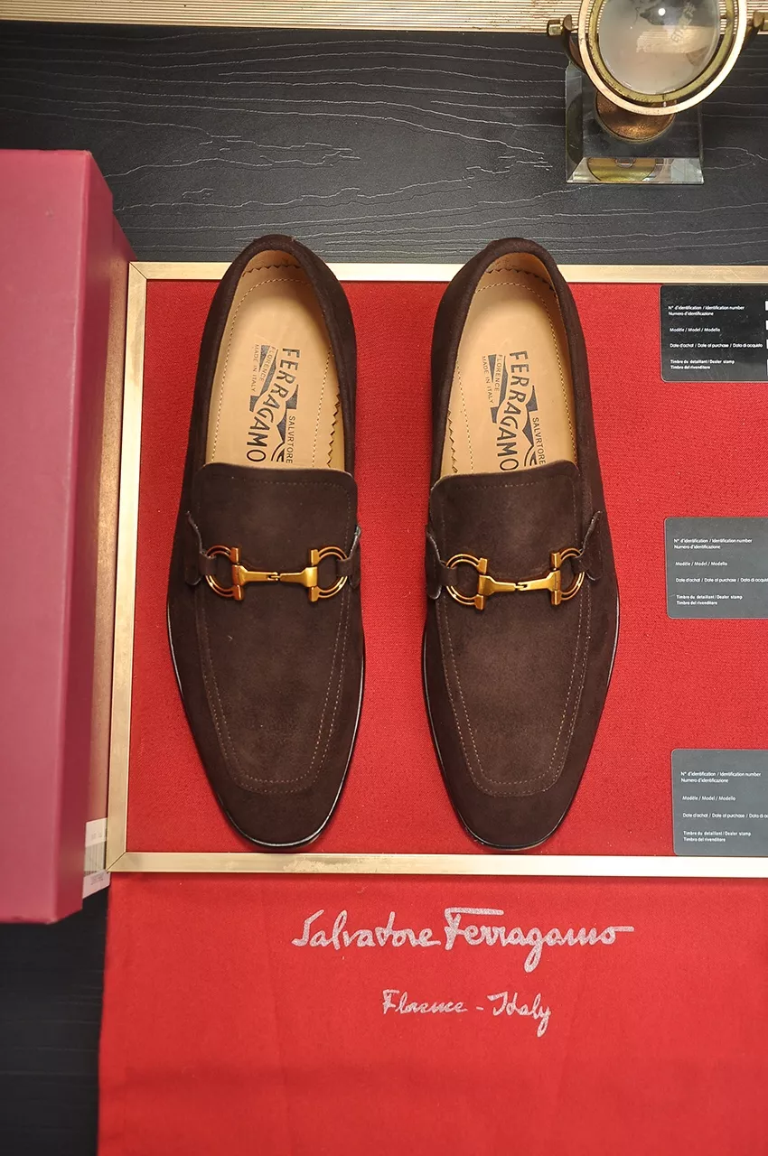 Salvatore Ferragamo Leather Shoes For Men Elegant 3589