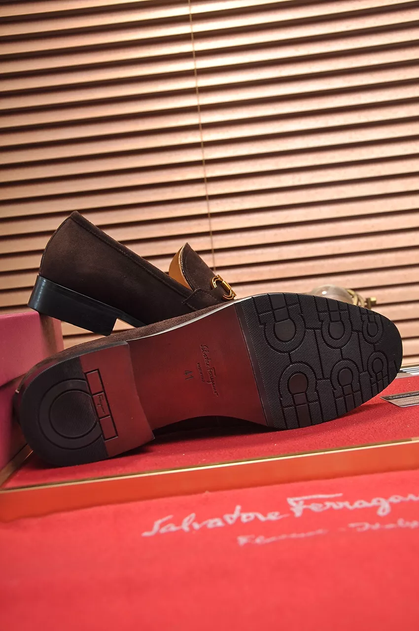 Salvatore Ferragamo Leather Shoes For Men Elegant 3589