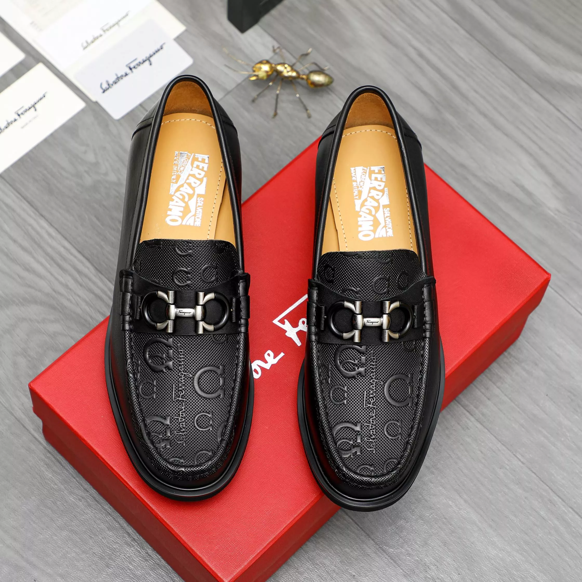 Salvatore Ferragamo Leather Shoes For Men EyeCatching 3757
