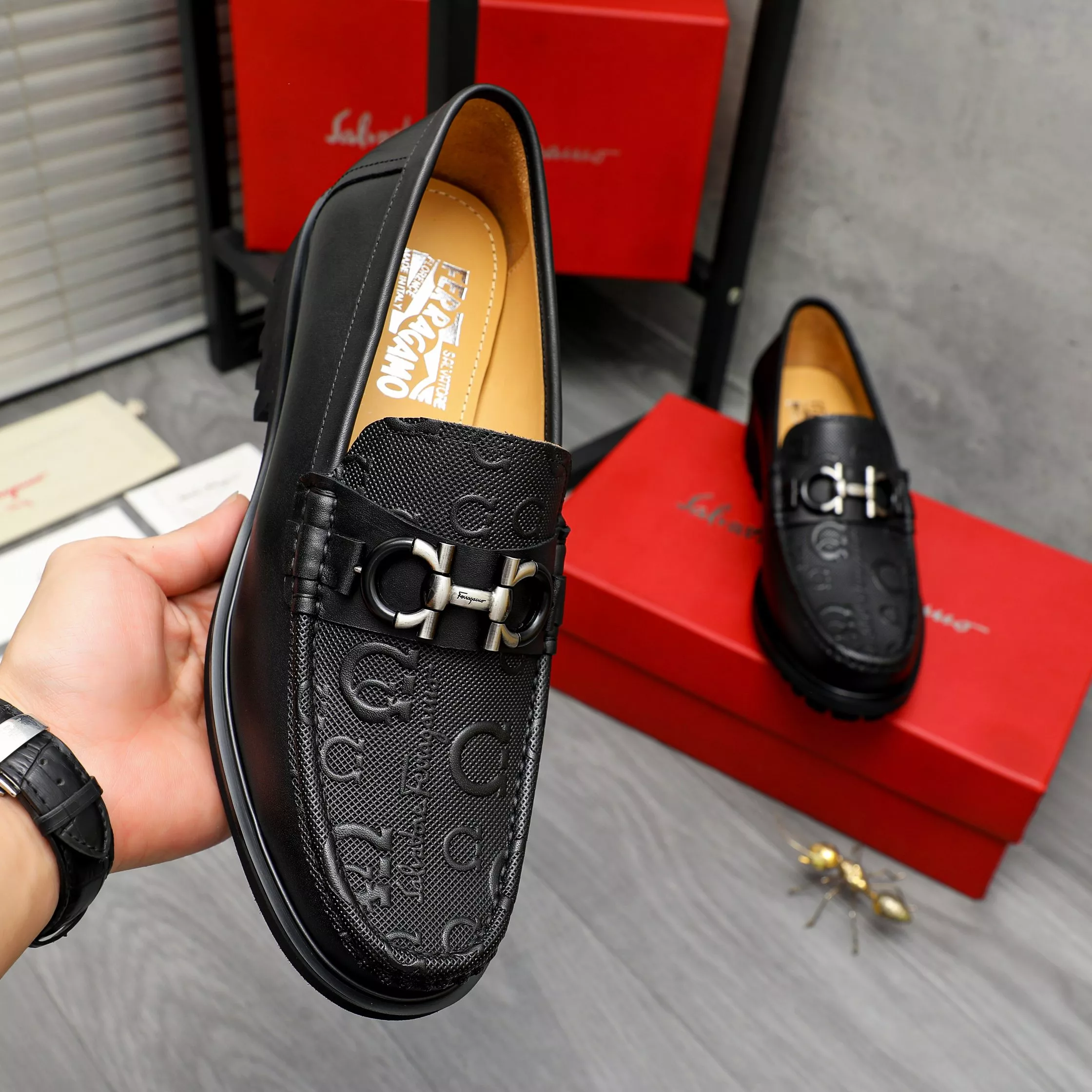 Salvatore Ferragamo Leather Shoes For Men EyeCatching 3757